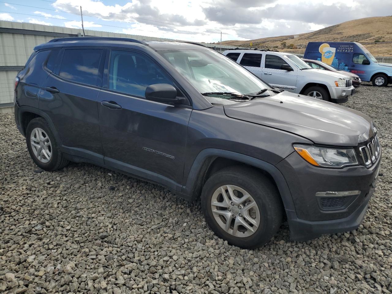 VIN 3C4NJCAB7HT652391 2017 JEEP COMPASS no.4