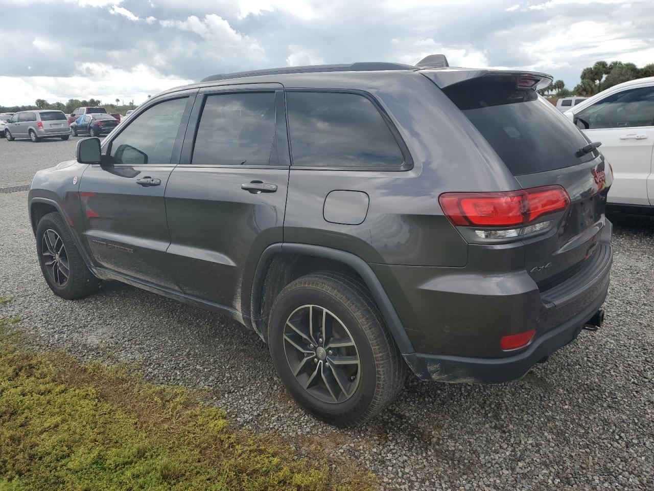 2017 Jeep Grand Cherokee - Image 2