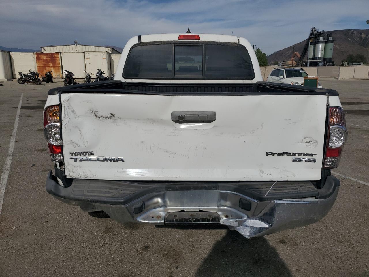 5TFJX4GN2FX044851 2015 Toyota Tacoma Double Cab Prerunner