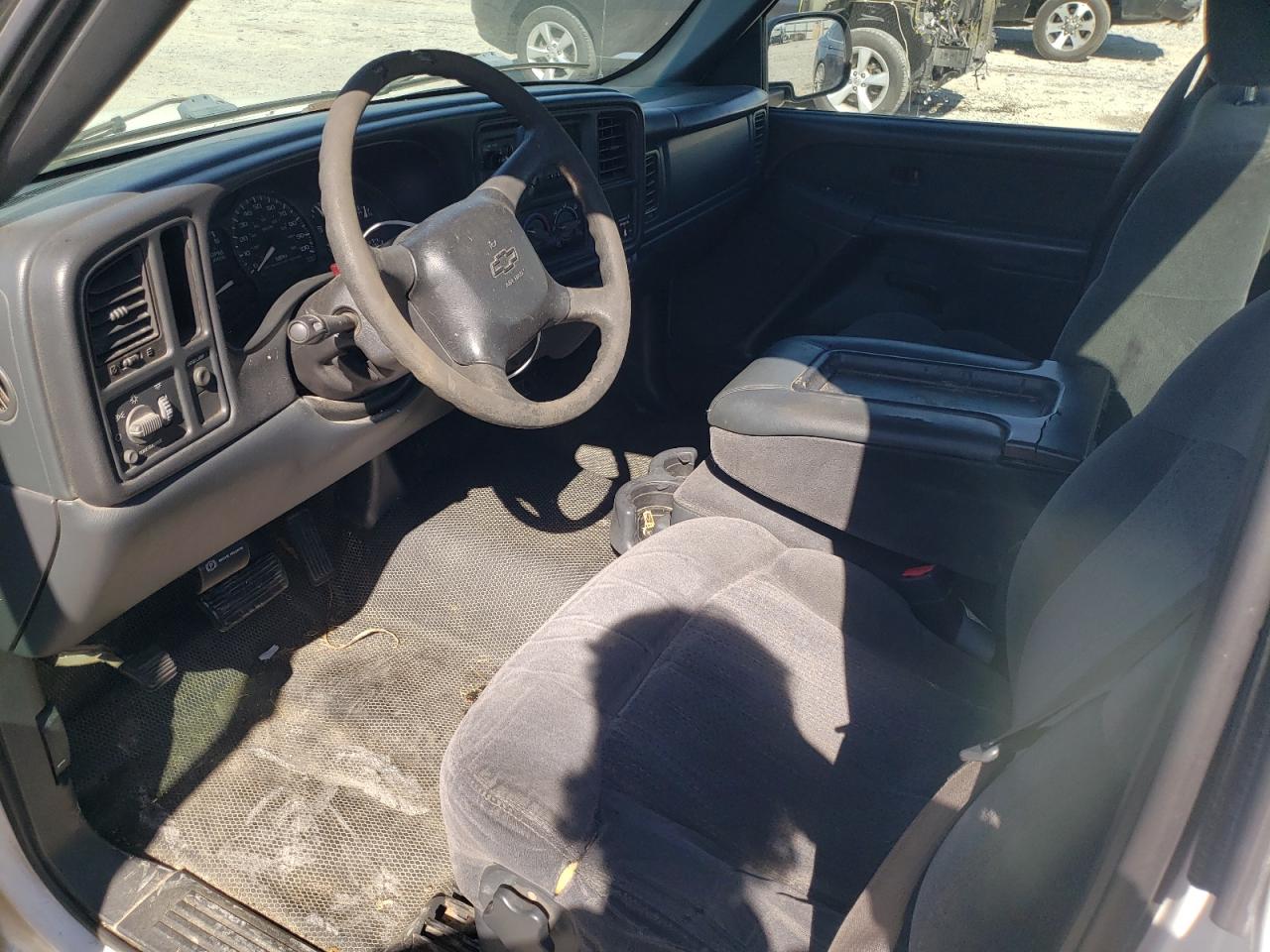 2002 Chevrolet Silverado - Image 8