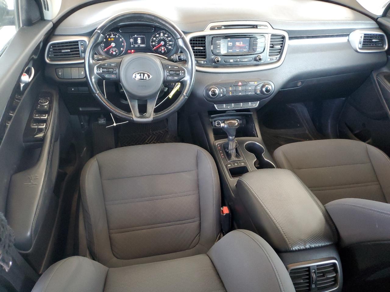 2016 Kia Sorento - Image 8