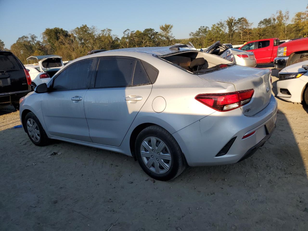2023 Kia Rio - Image 2