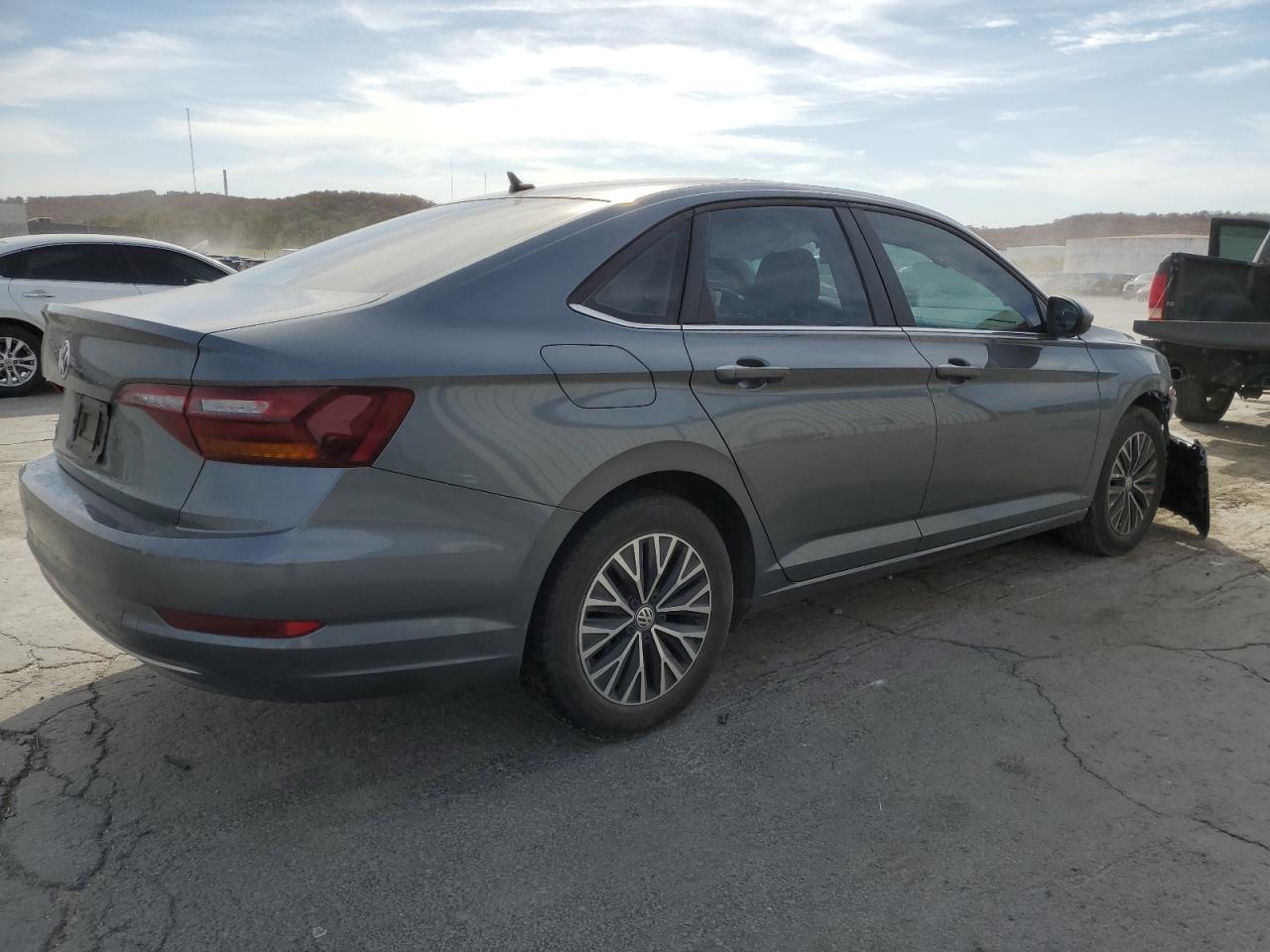 2019 Volkswagen Jetta - Image 3