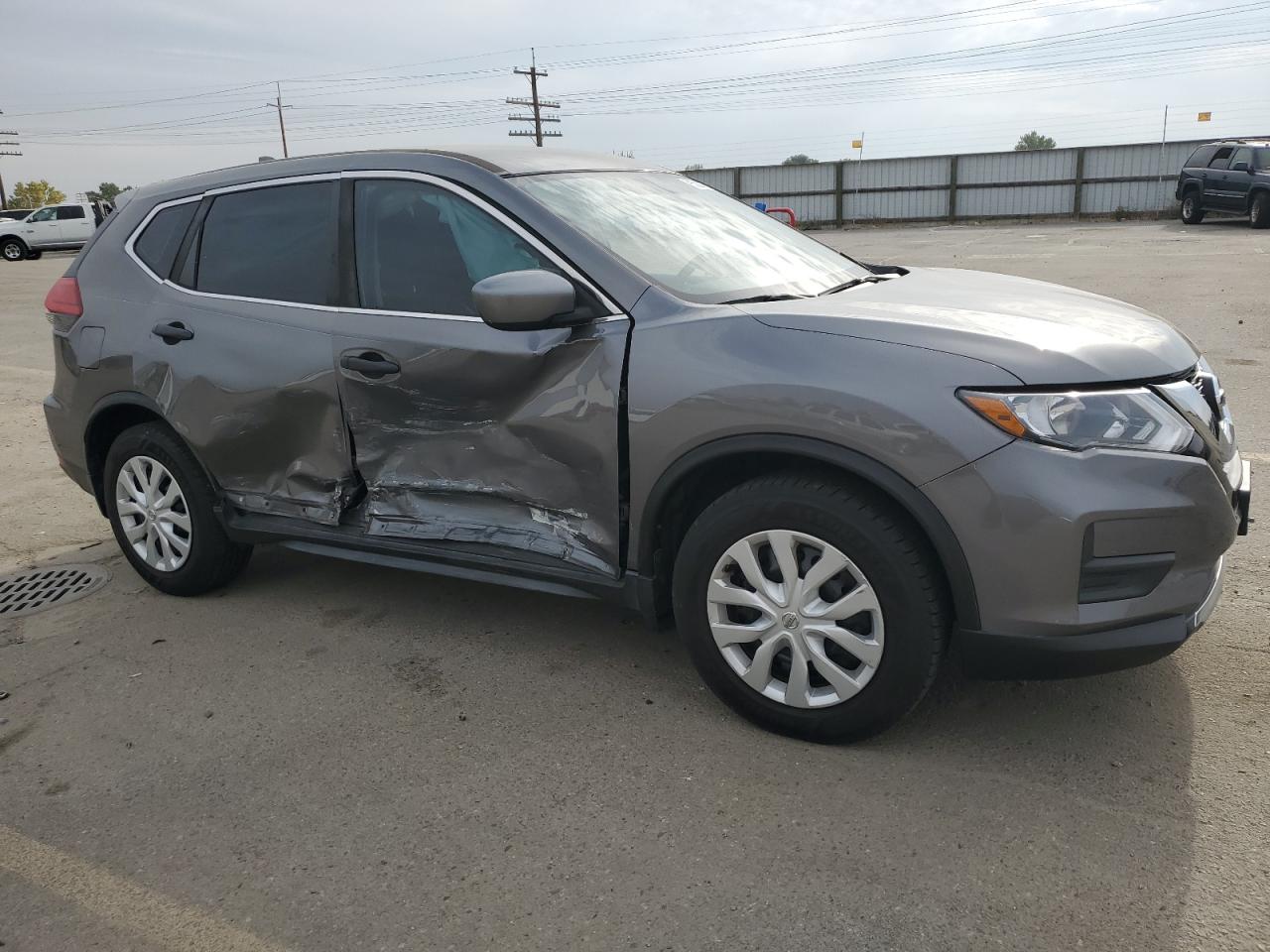 2017 Nissan Rogue - Image 4