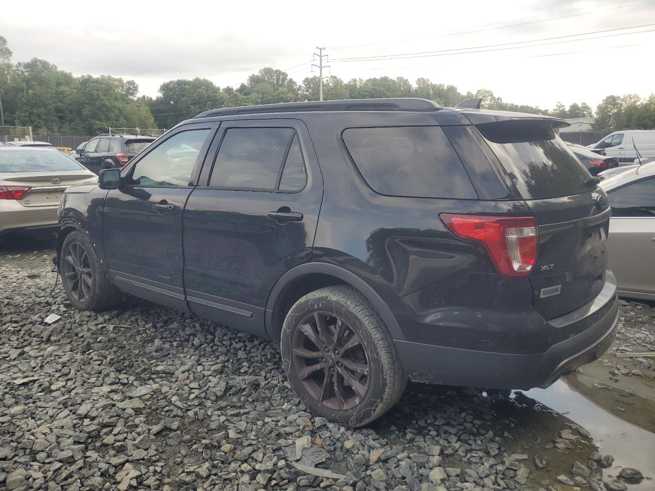 2017 Ford Explorer - Image 2