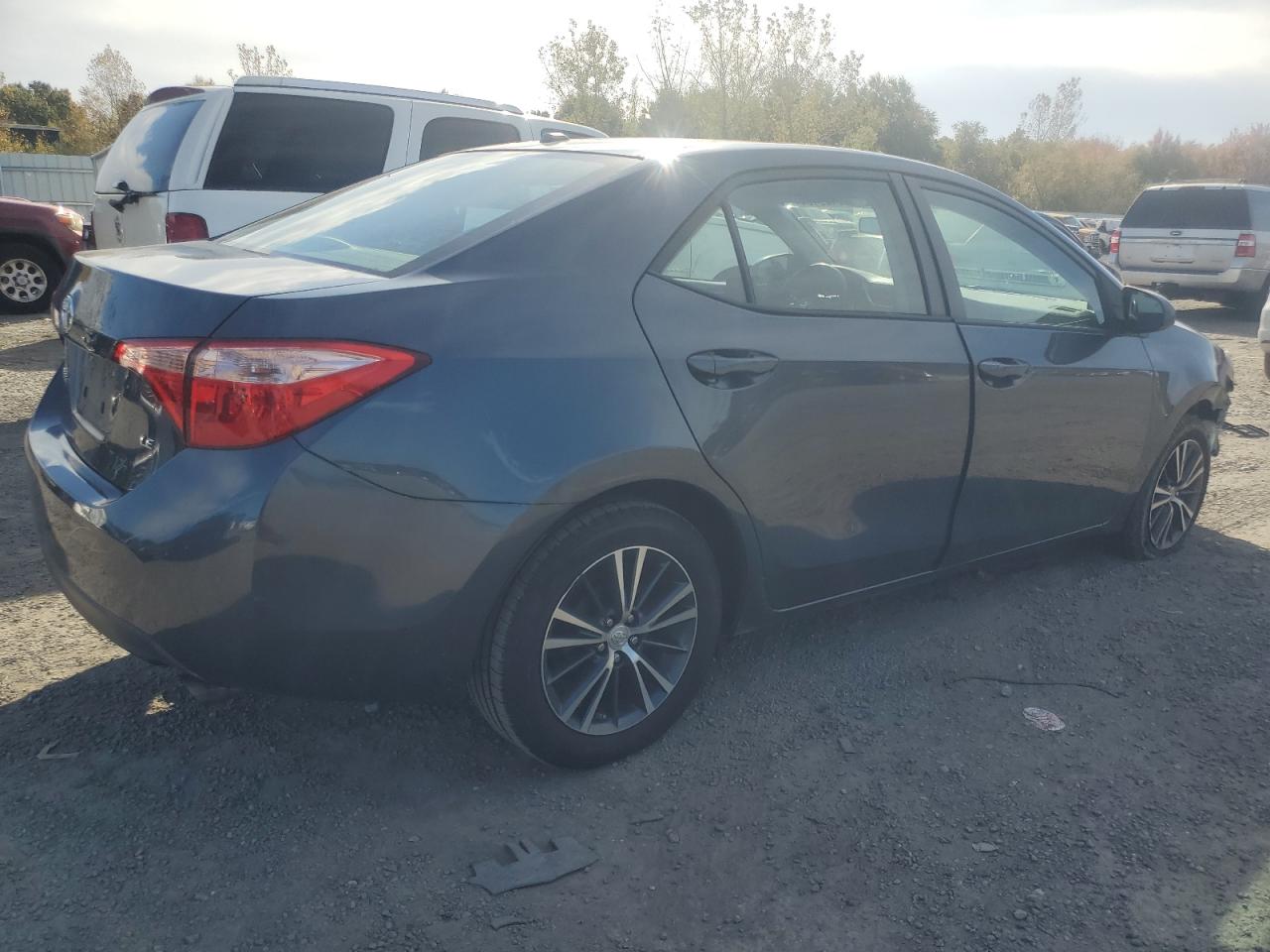 VIN 2T1BURHE5HC917213 2017 TOYOTA COROLLA no.3