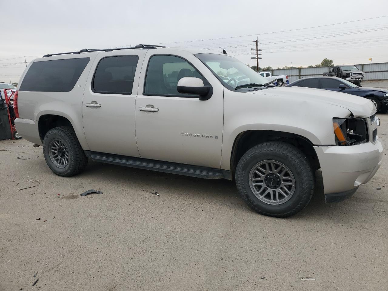 2009 Chevrolet Suburban - Image 4