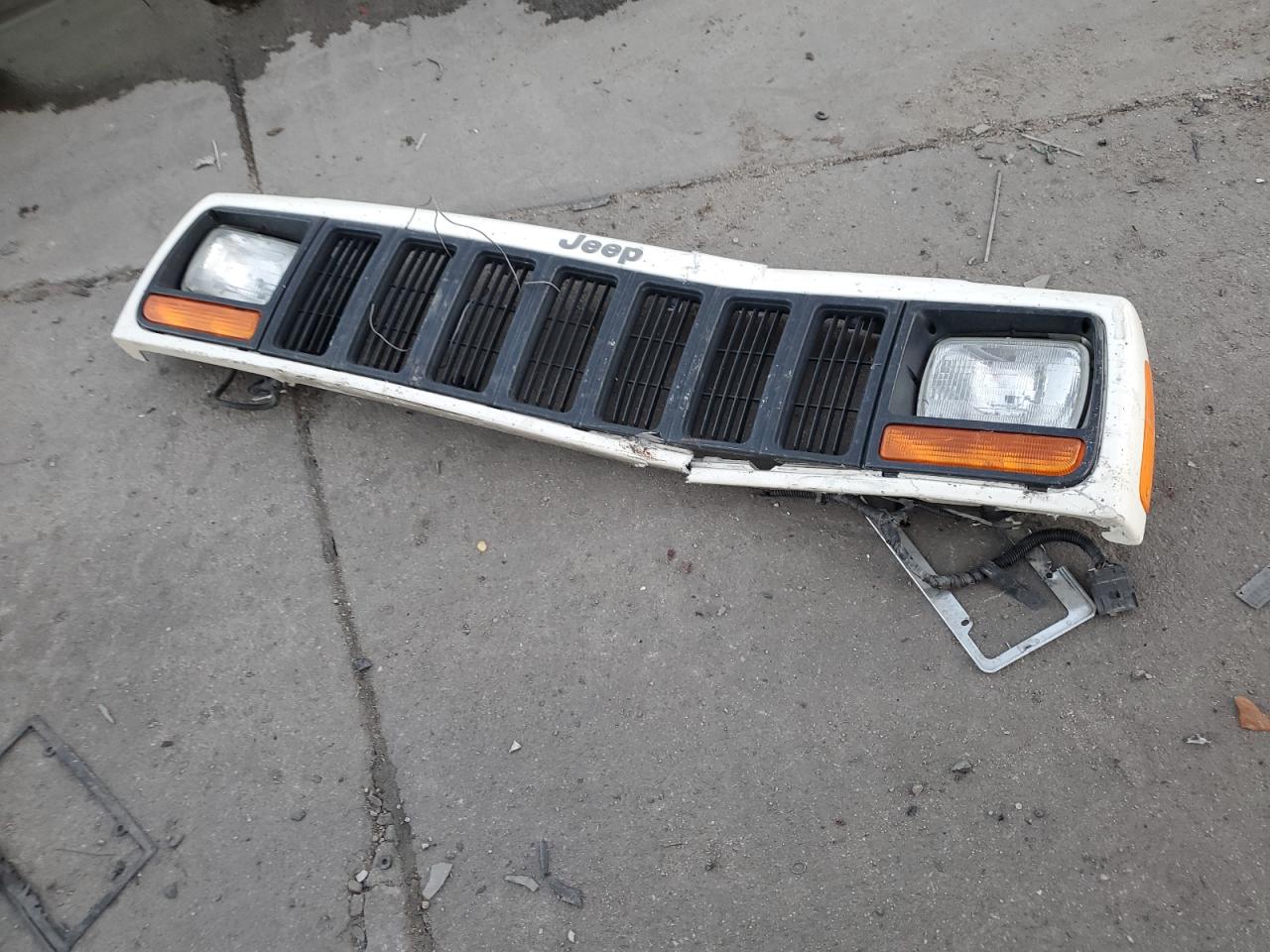1998 Jeep Grand Cherokee - Image 13