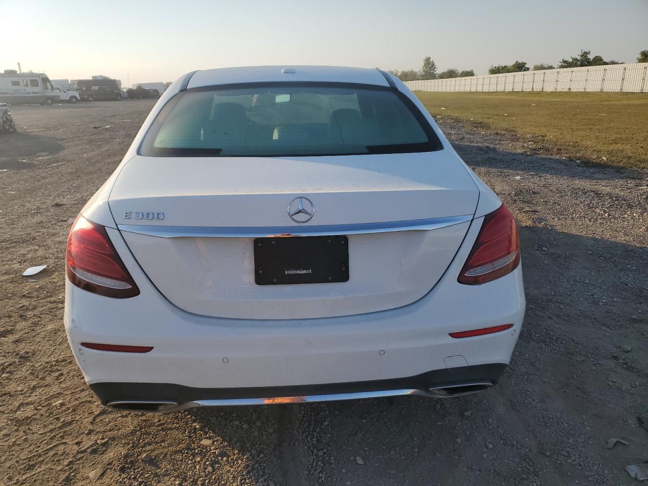 WDDZF4JB0HA026784 2017 Mercedes-Benz E 300