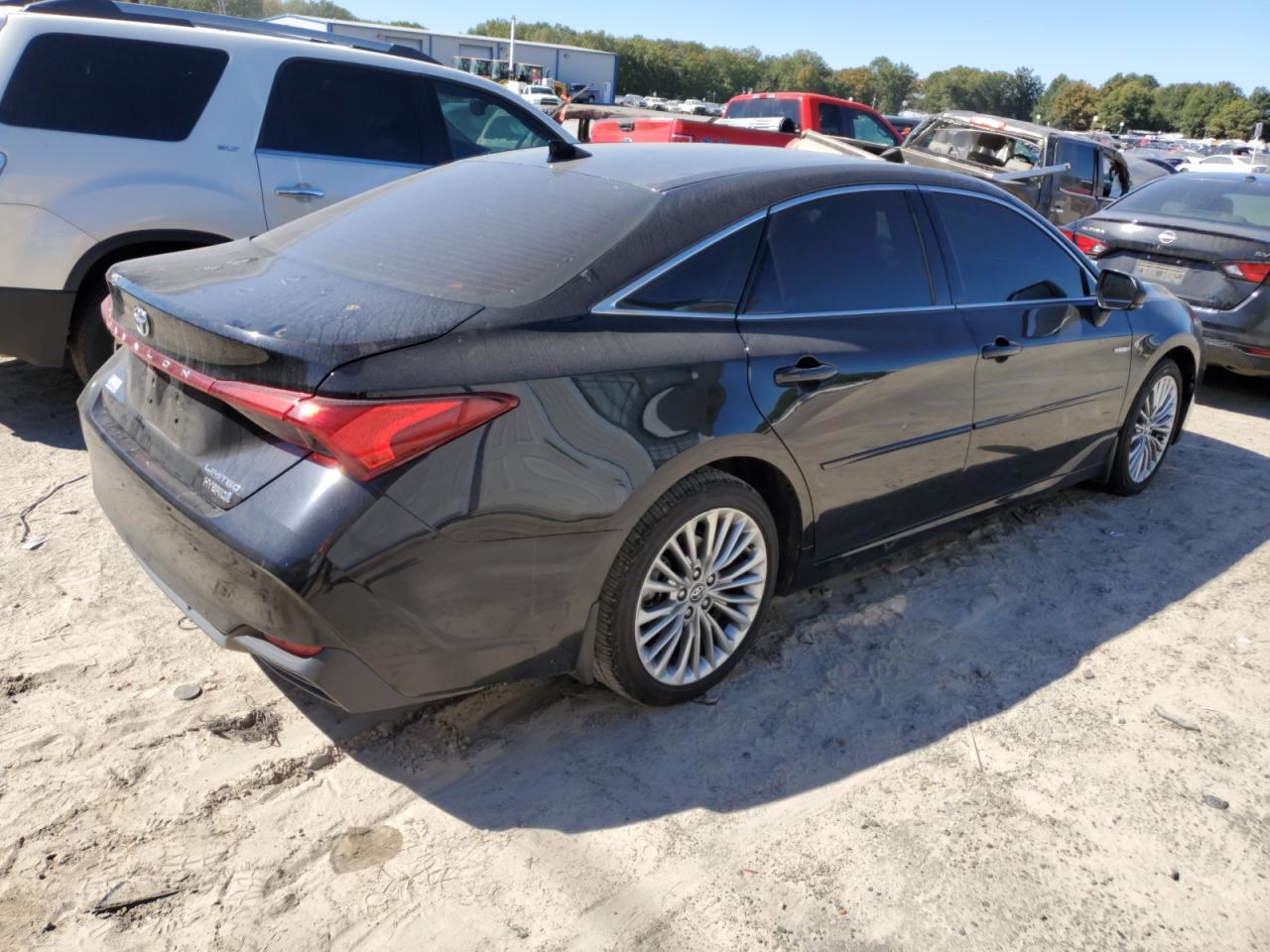 2020 Toyota Avalon - Image 3