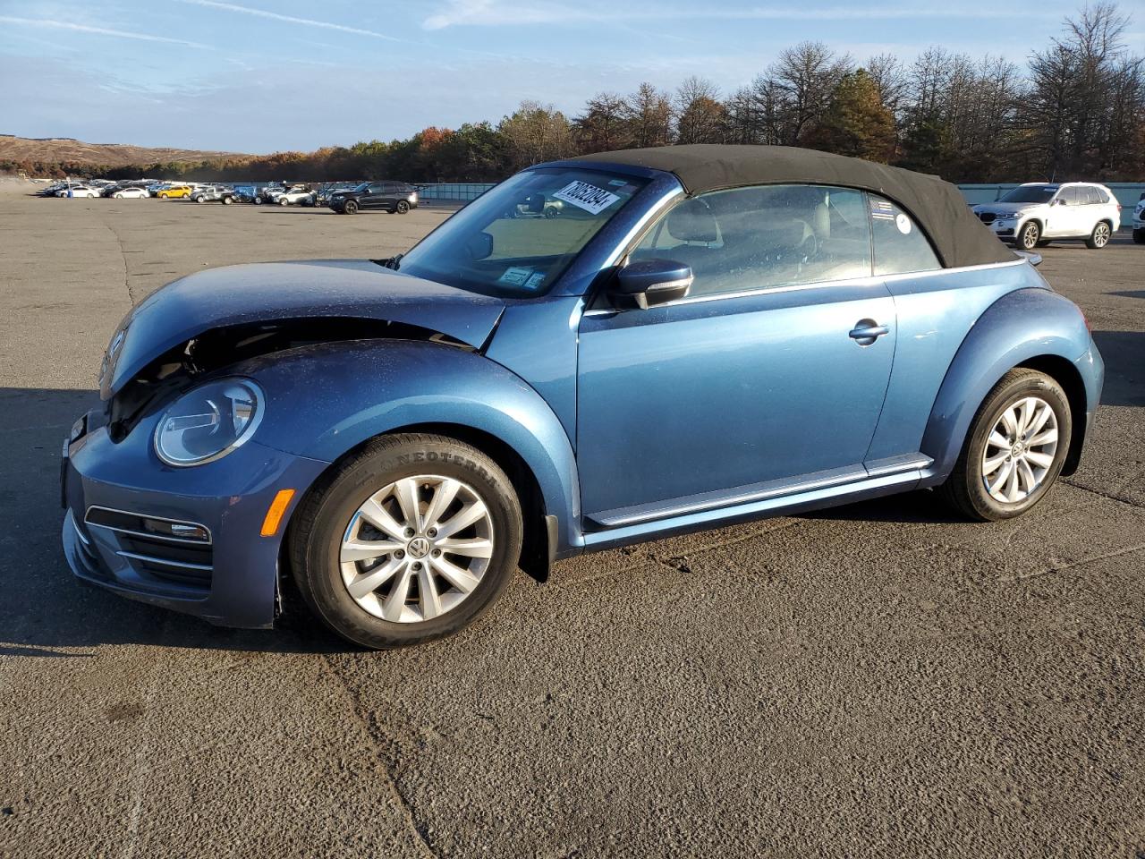 2018 Volkswagen Beetle - Image 1