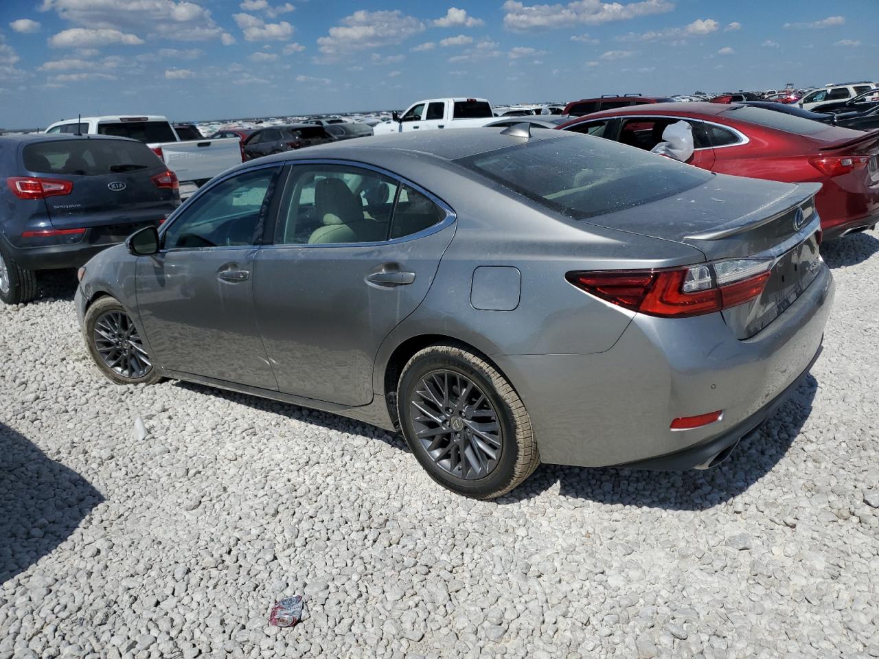 58ABK1GG8JU086149 2018 LEXUS ES - Image 2