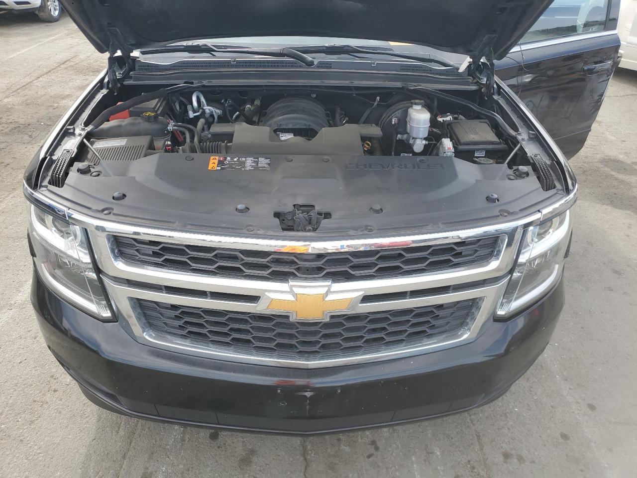2019 Chevrolet Suburban - Image 12