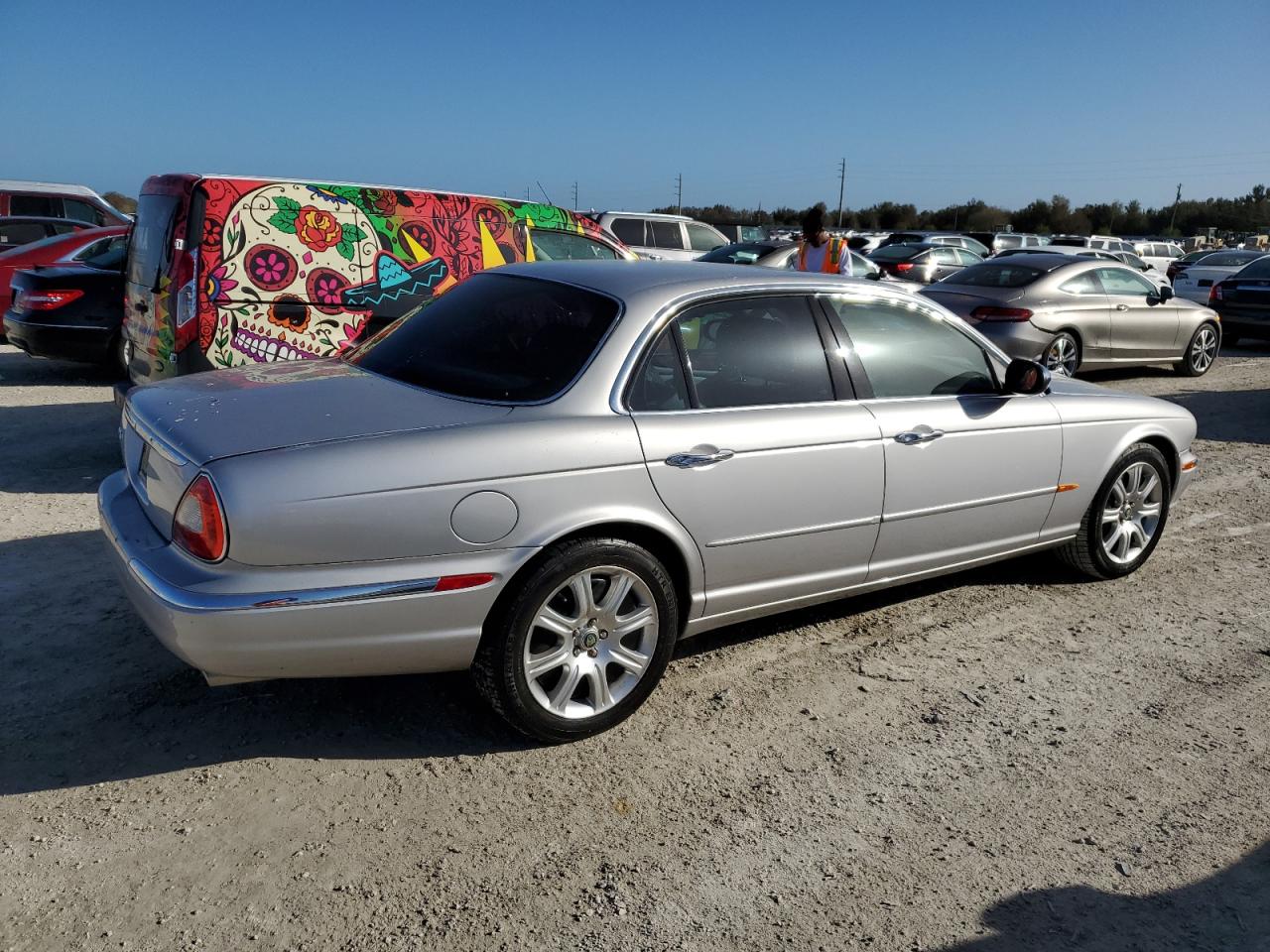 2004 Jaguar XJ - Image 3