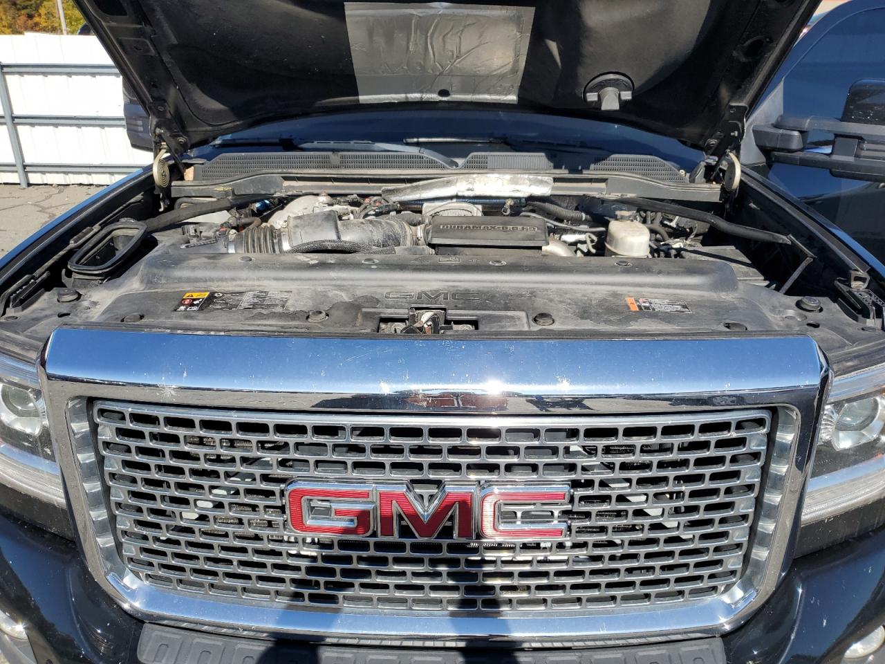 2017 GMC Sierra - Image 11