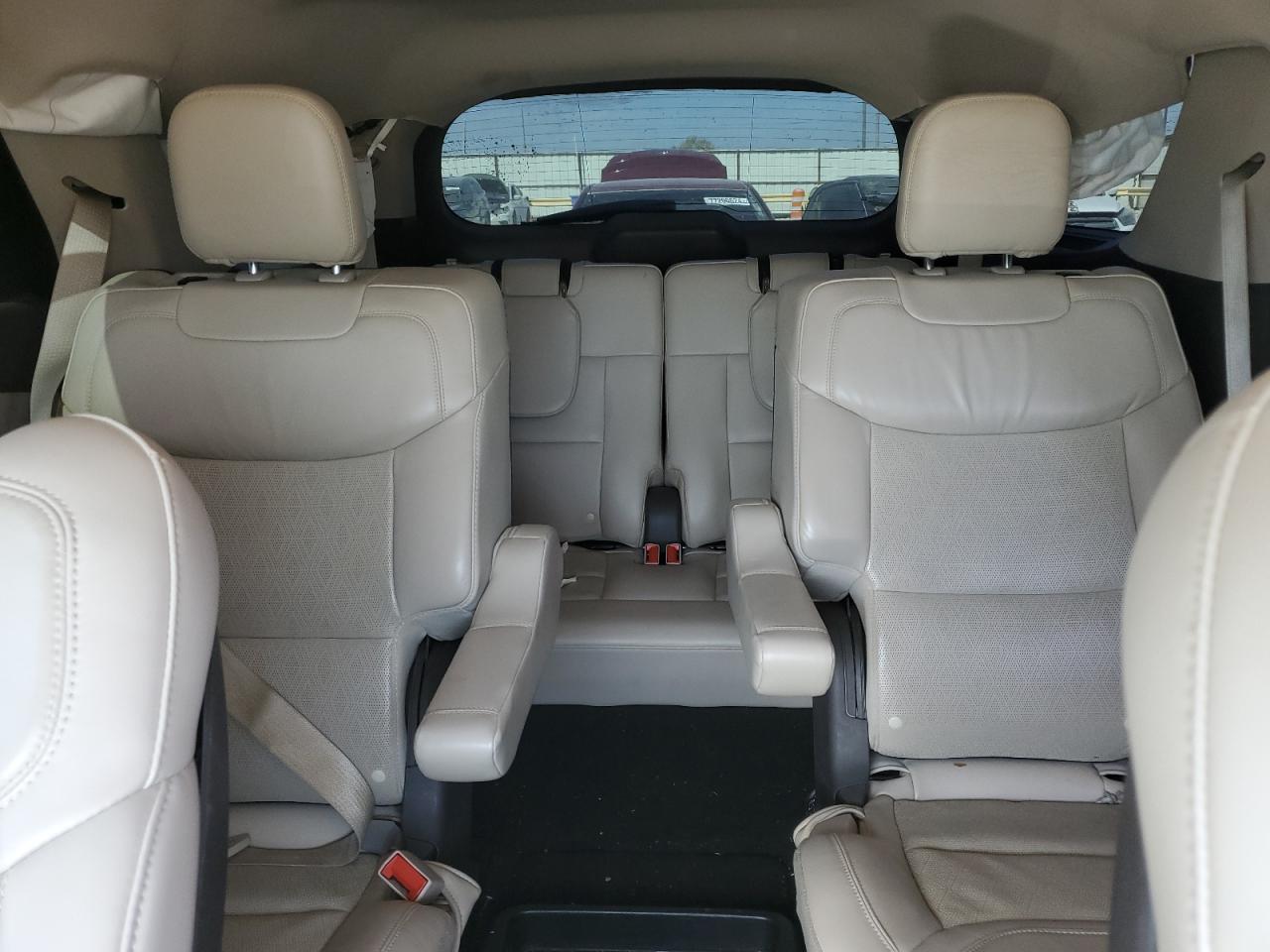 2020 Ford Explorer - Image 10