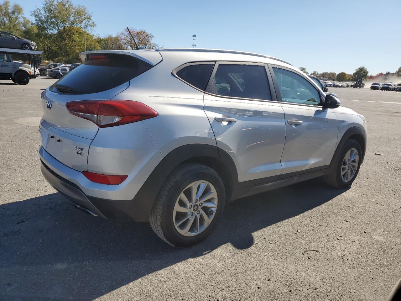 2016 Hyundai Tucson - Image 2