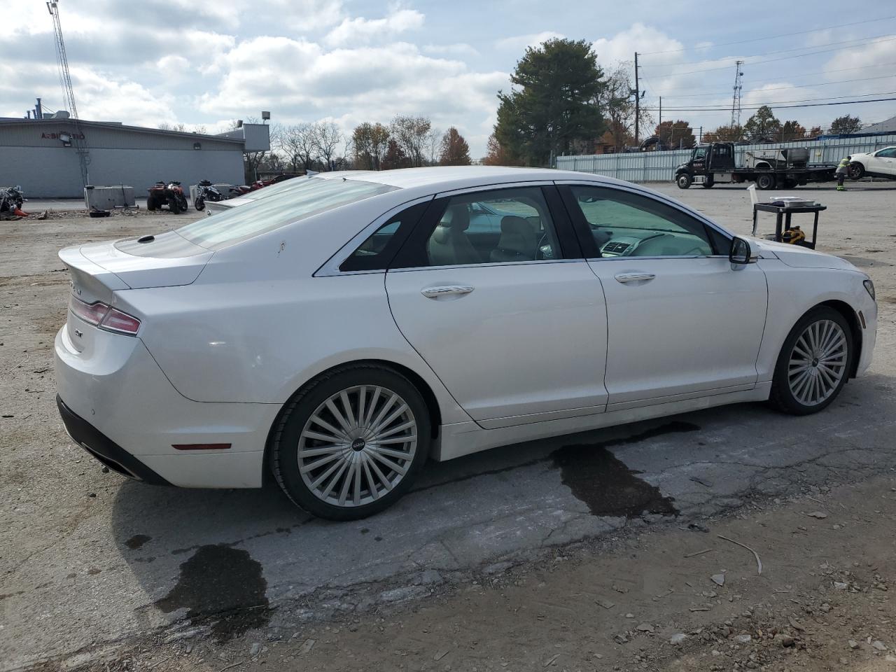 2017 Lincoln MKZ - Image 3