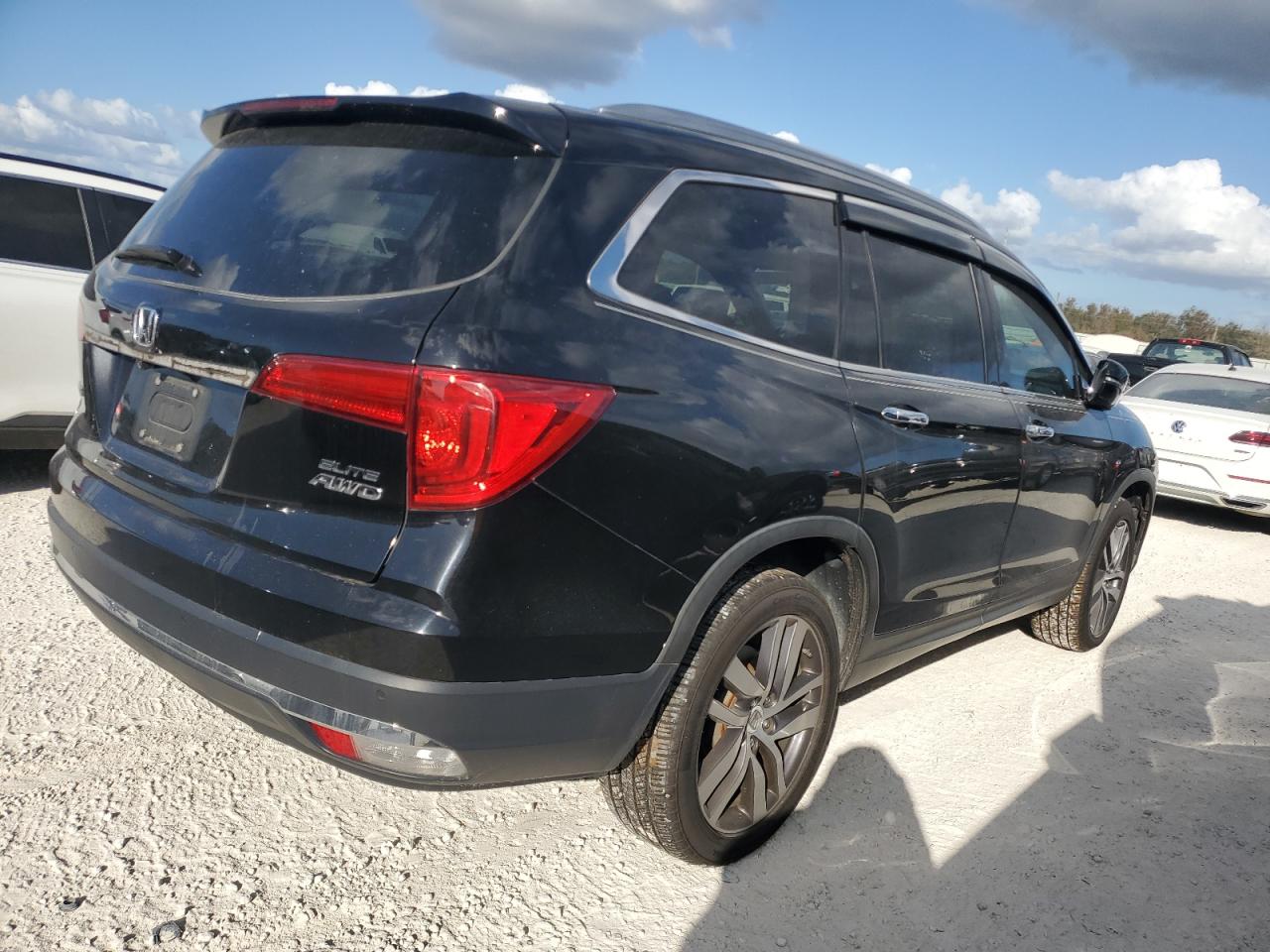 2017 Honda Pilot - Image 3