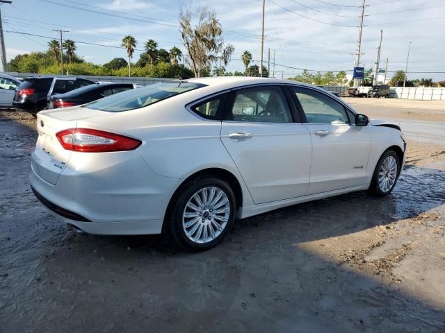  FORD FUSION 2014 Белы