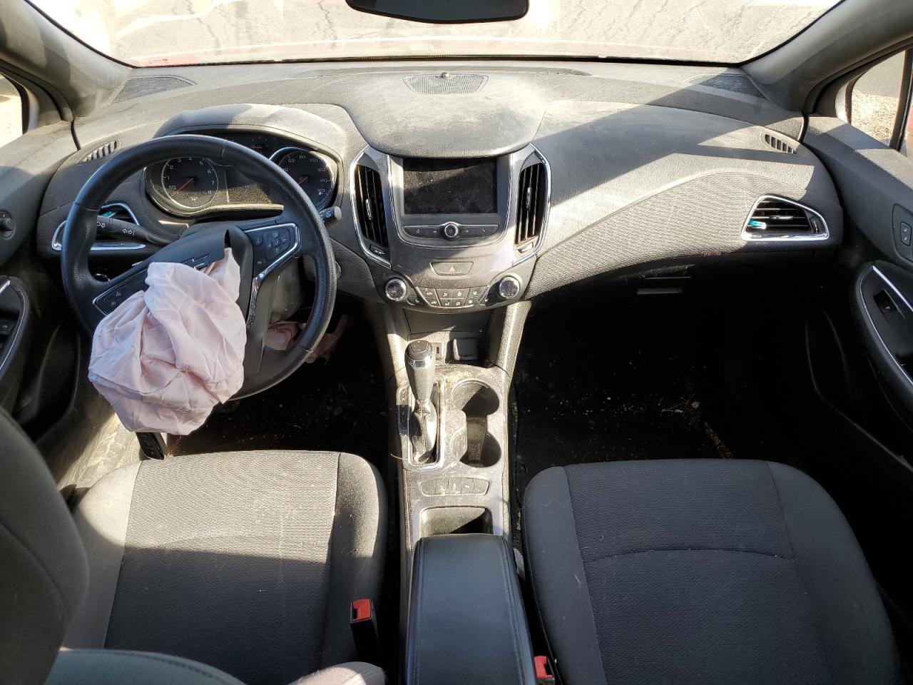 2019 Chevrolet Cruze - Image 8