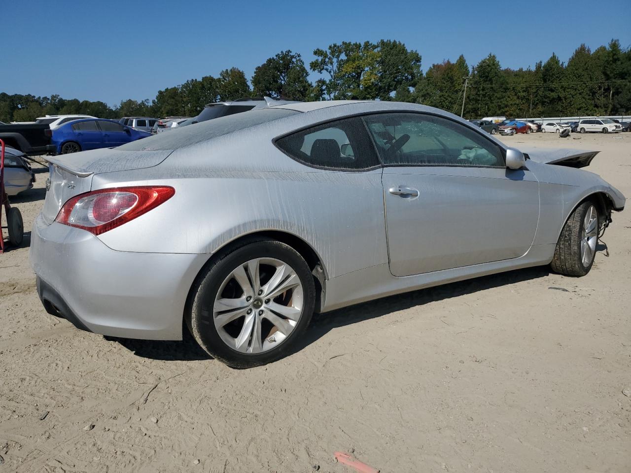 2011 Hyundai Genesis - Image 3