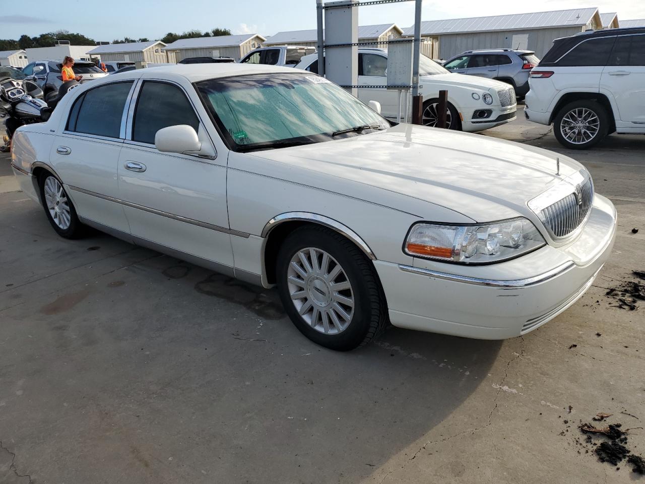 2004 Lincoln Town Car Ultimate VIN: 1LNHM83W34Y601234 Lot: 75249214