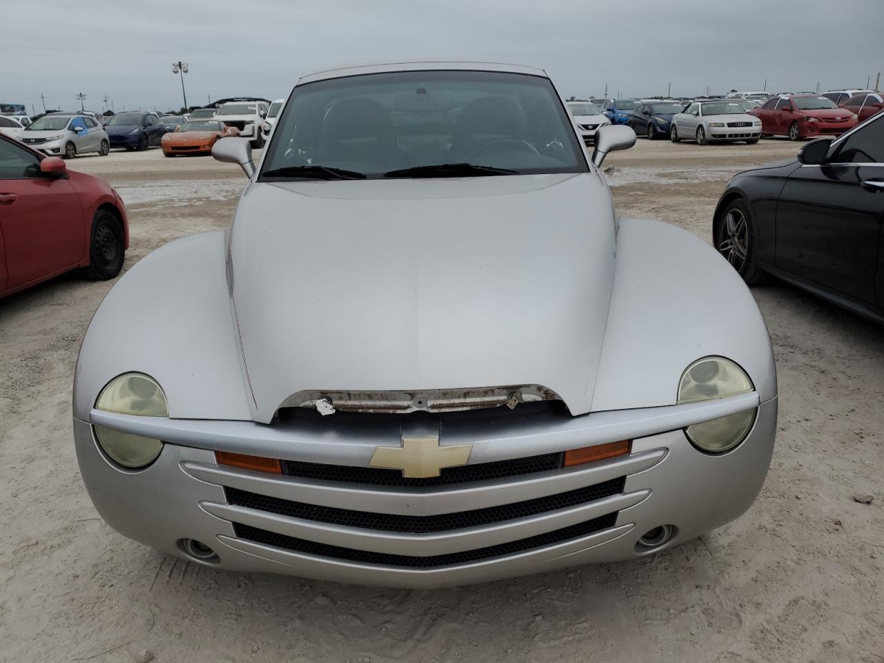 2005 Chevrolet SSR - Image 5