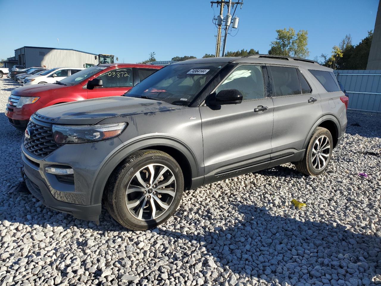 2022 Ford Explorer - Image 1