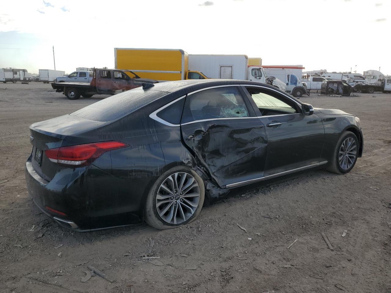 2015 Hyundai Genesis - Image 3