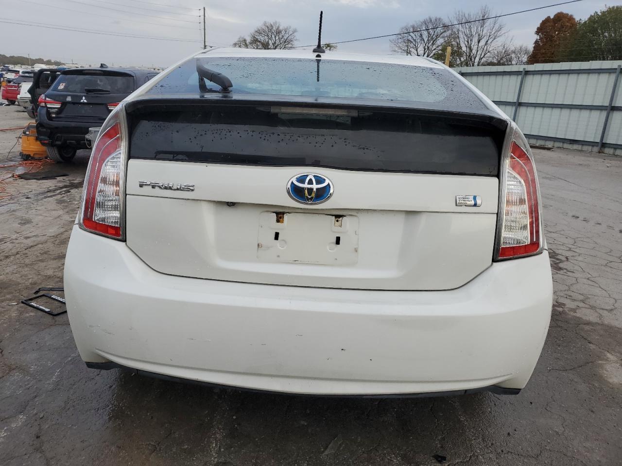 2012 Toyota Prius - Image 6
