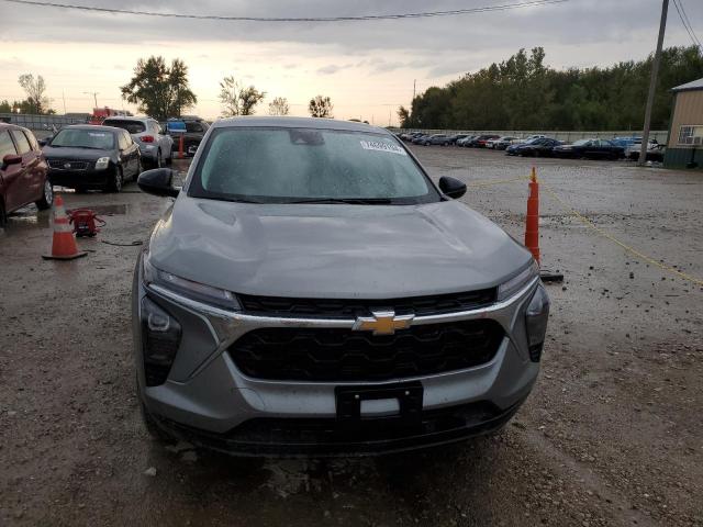  CHEVROLET TRAX 2024 Серебристый