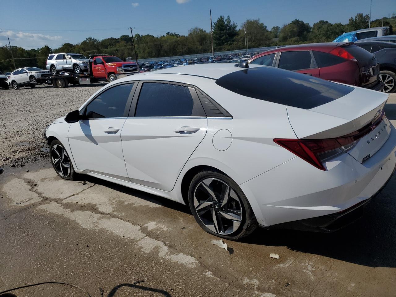 2023 Hyundai Elantra - Image 2