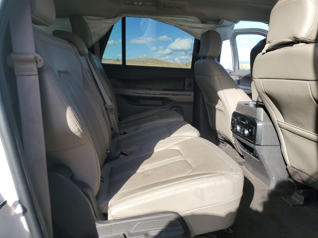 2020 Ford Expedition - Image 11