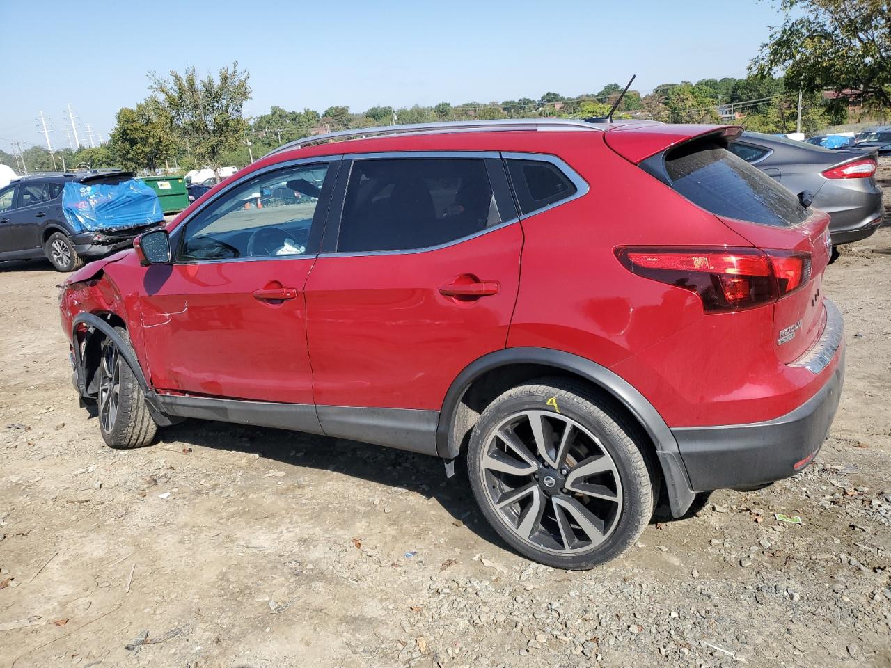 2018 Nissan Rogue - Image 2