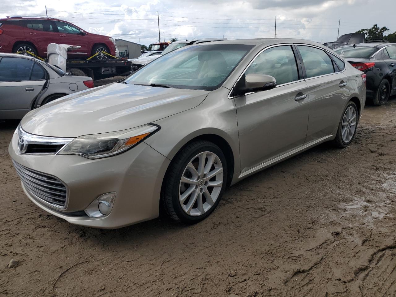 2014 Toyota Avalon - Image 1