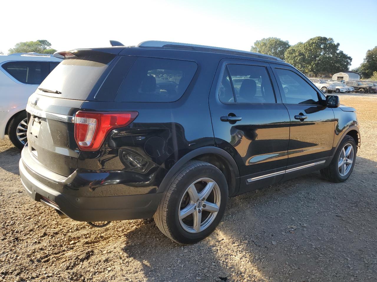 VIN 1FM5K7D85JGA91649 2018 FORD EXPLORER no.3