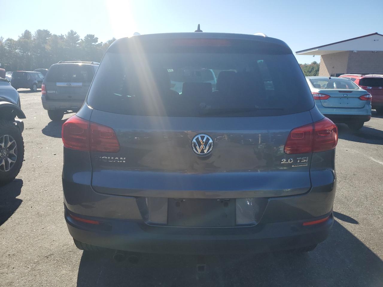 WVGBV3AX2EW520465 2014 Volkswagen Tiguan S