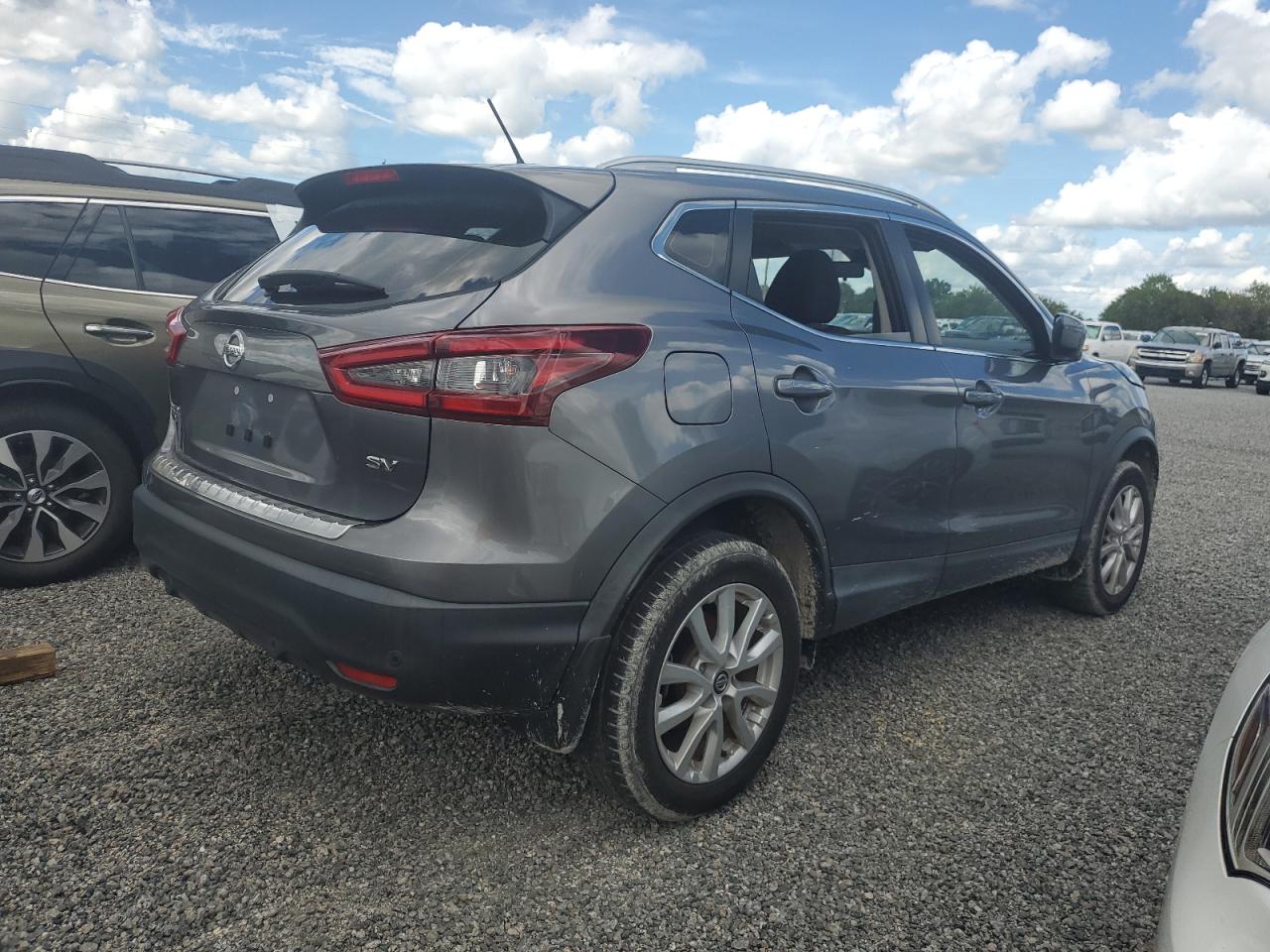 2020 Nissan Rogue - Image 3