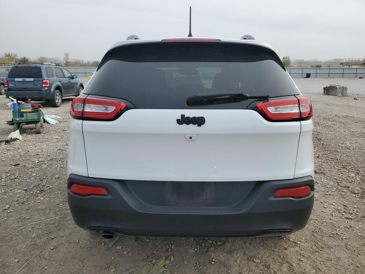 2018 Jeep Cherokee Latitude VIN: 1C4PJLCB8JD620681 Lot: 78237484