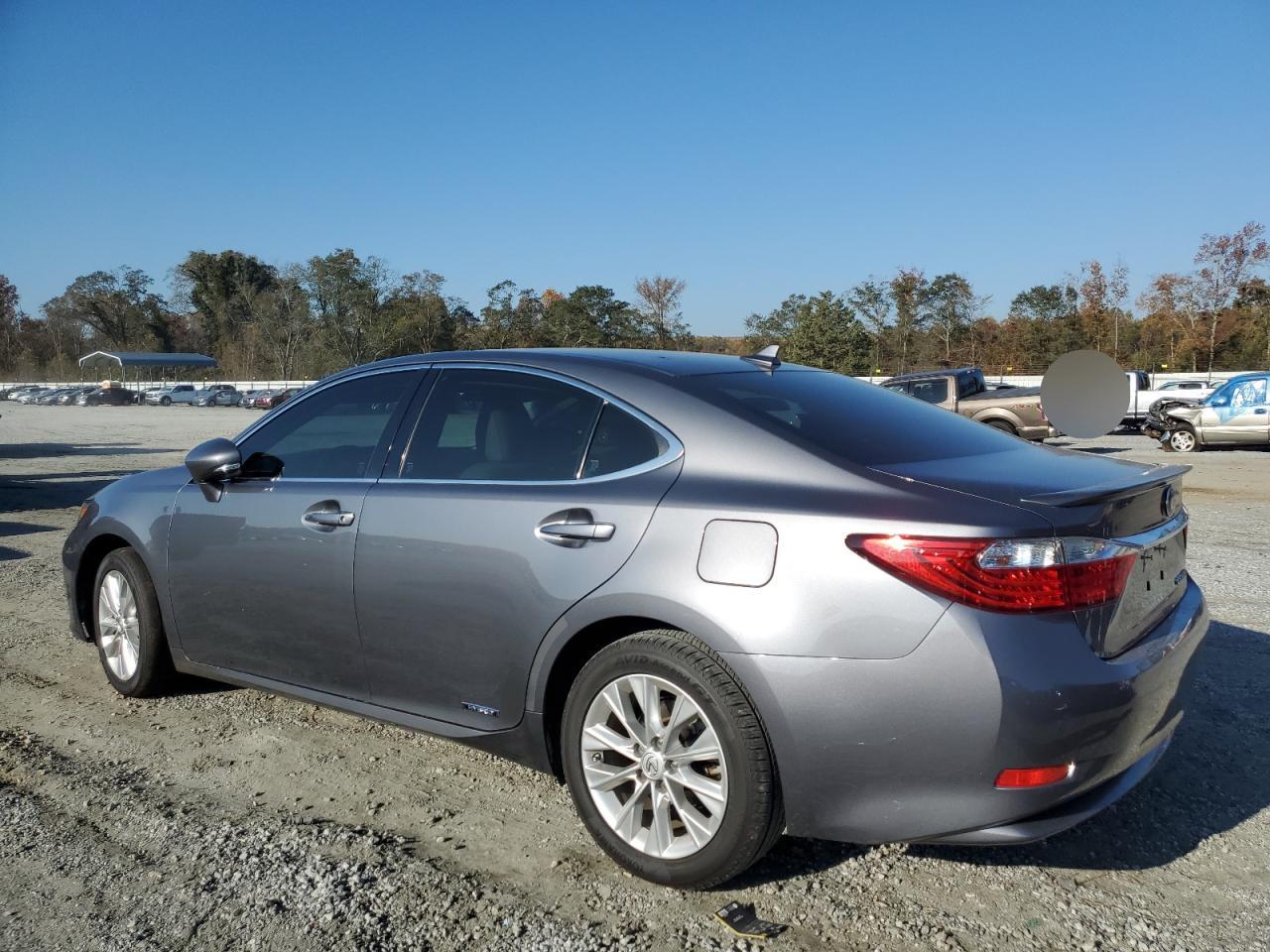2013 Lexus ES - Image 2