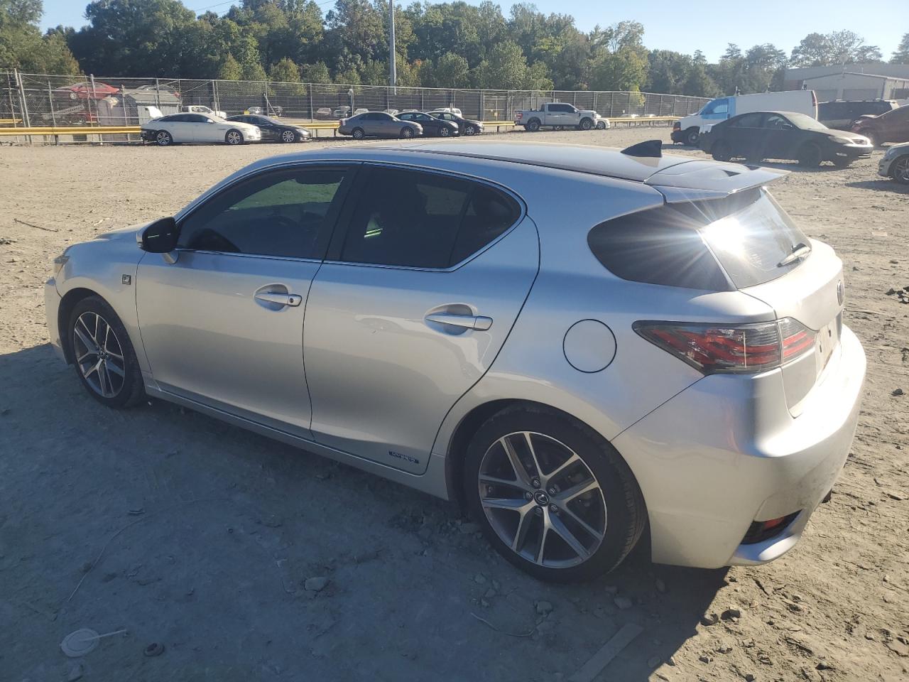 2014 Lexus CT - Image 2