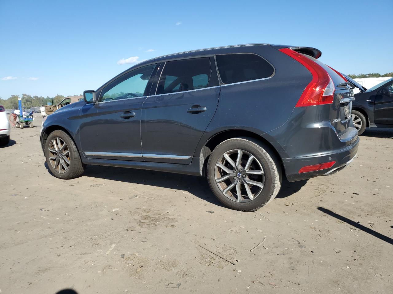 YV4612RK0G2865585 2016 VOLVO XC60 - Image 2