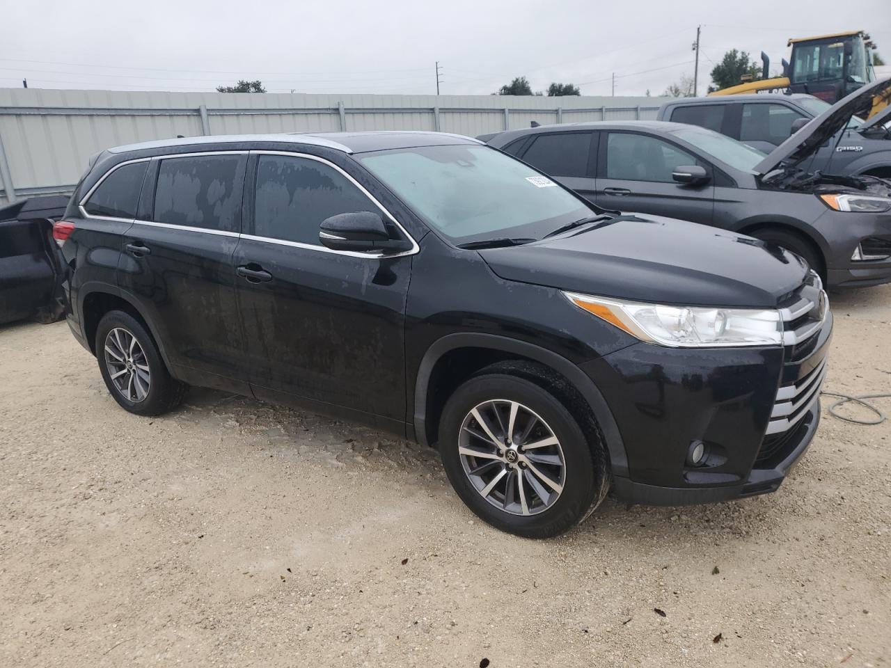 2018 Toyota Highlander - Image 4