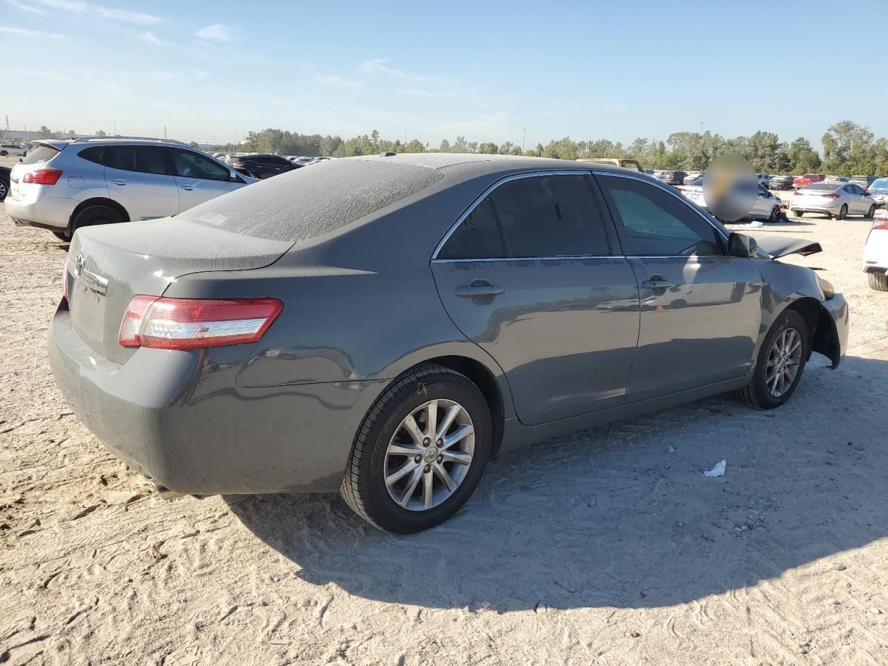 2010 Toyota Camry - Image 3