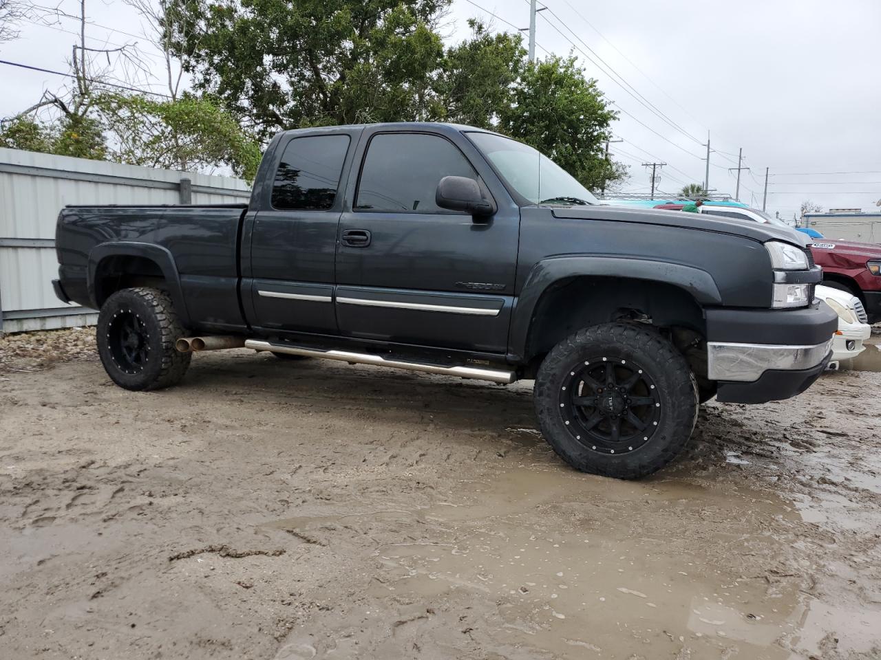 2004 Chevrolet Silverado - Image 4