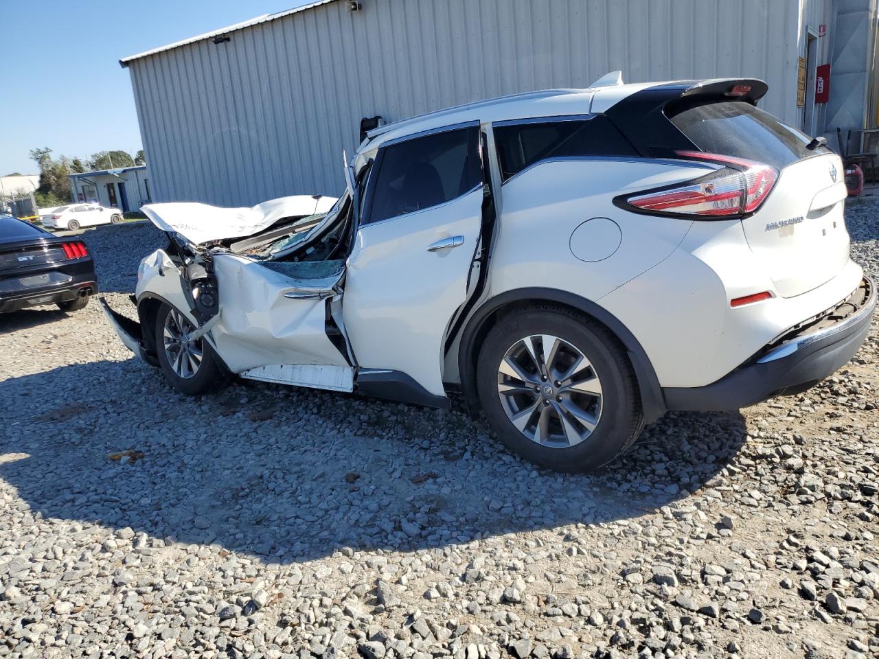 2018 Nissan Murano - Image 2