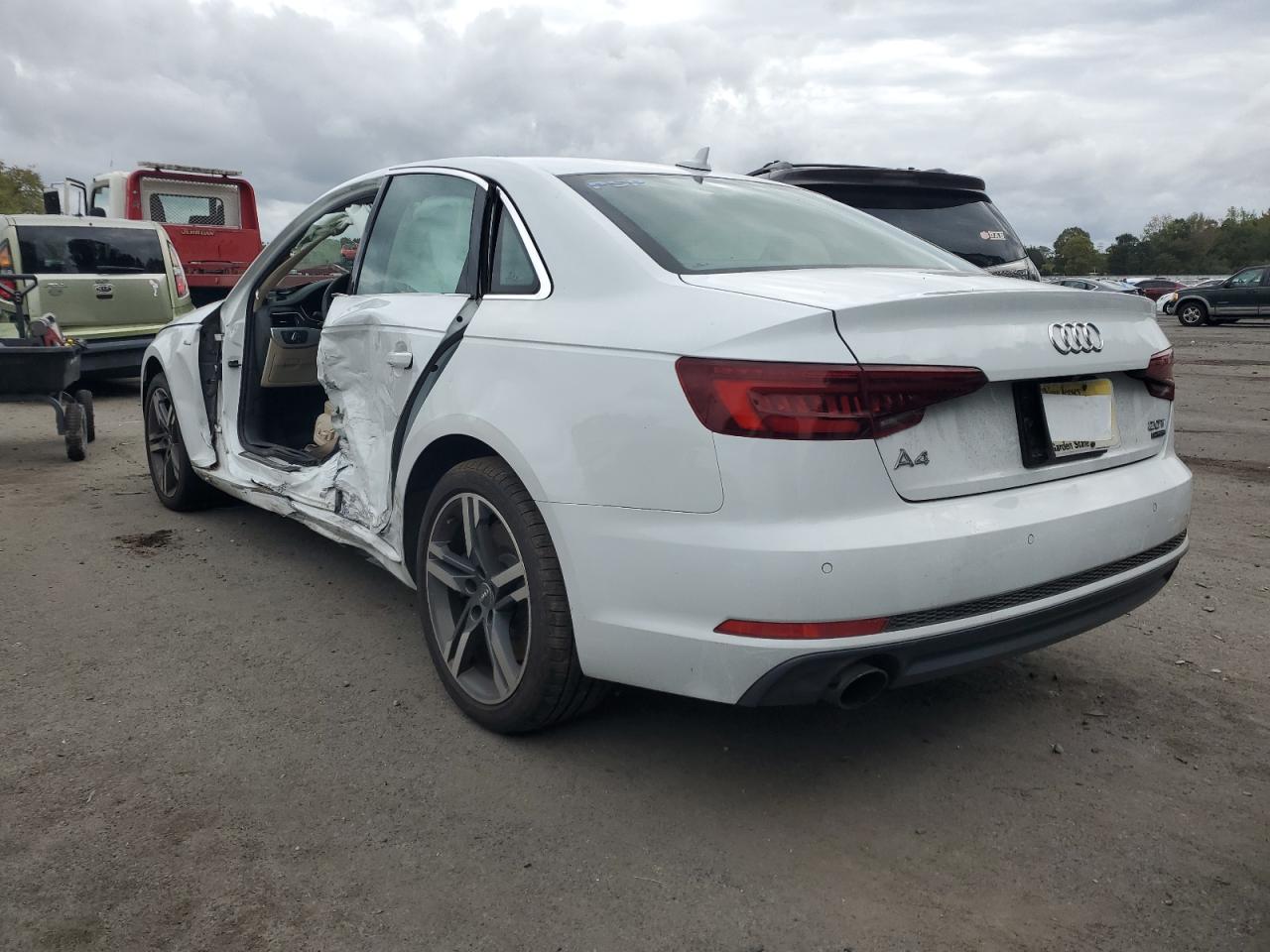 WAUENAF41JA026252 2018 AUDI A4 - Image 2