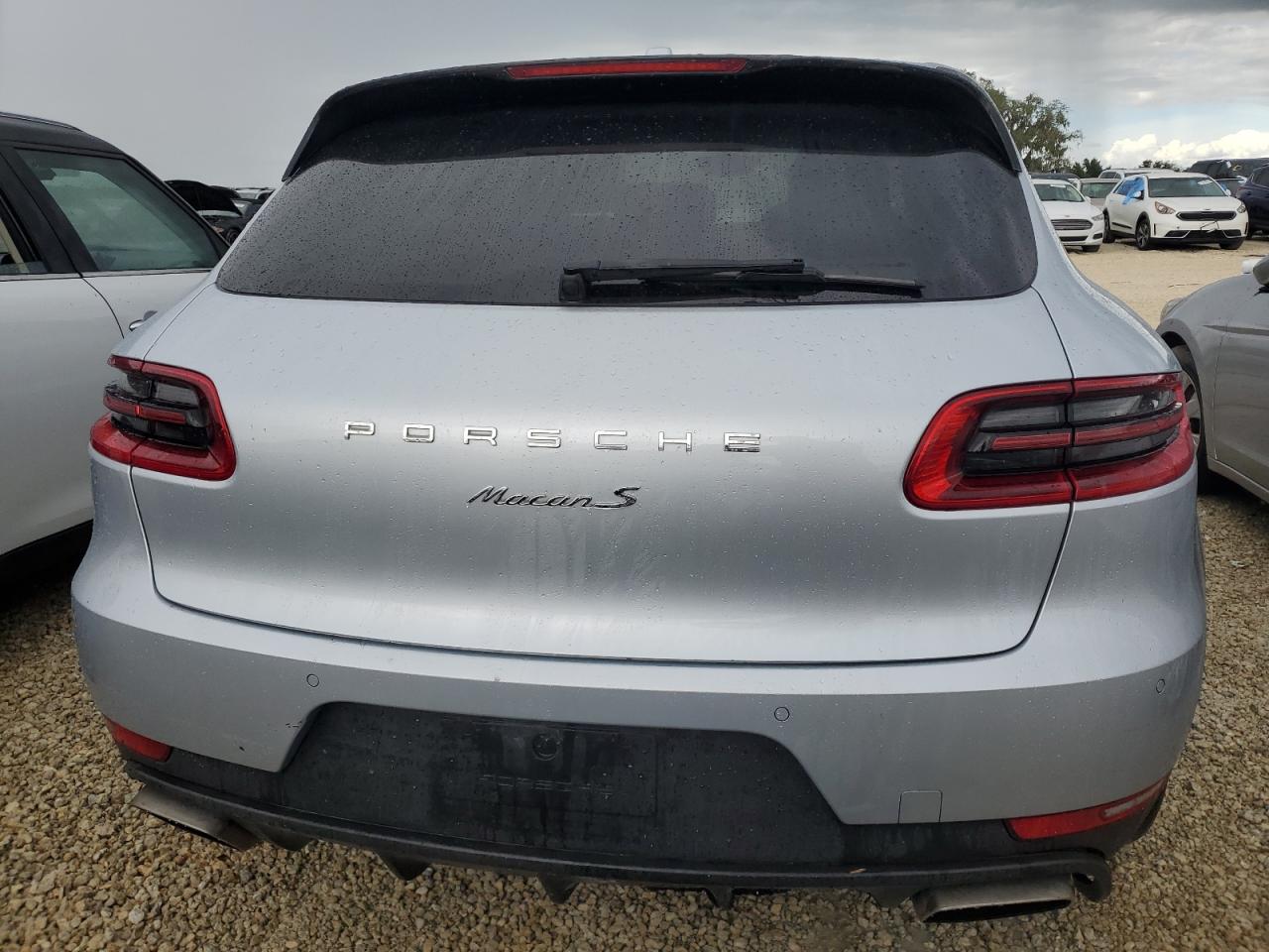 WP1AA2A59JLB08333 2018 Porsche Macan