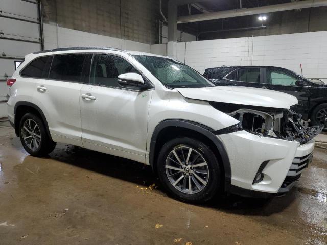  TOYOTA HIGHLANDER 2018 Белый